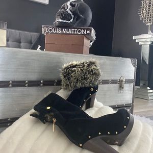 Dolce &gabbana boots .